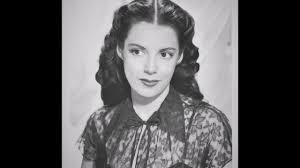 Marion Bell, özellikle South Pacific müzikali ile özdeşleşmiş ve Broadway tarihinde unutulmaz kadın başrol oyuncularından biri olarak anılmıştır. Sahnedeki zarif duruşu, güçlü soprano sesi ve dramatik yorum kabiliyeti sayesinde döneminin en dikkat çekici sanatçılarından biri haline gelmiştir.