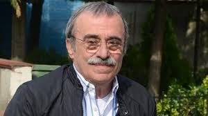 Tiyatrodan sinemaya, sinemadan televizyona uzanan uzun sanat kariyeri boyunca hem dramatik hem de komedi türünde başarılı performanslar sergileyen Şevket Altuğ, Türk ekranlarının unutulmaz yüzlerinden biri hâline gelmiştir.