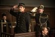 Yönetmenliğini Roman Polanski’nin üstlendiği film, modern hukuk tarihinin en tartışmalı olaylarından biri olan Dreyfus Davası'nı merkezine alır. Yapımın senaryosu Roman Polanski ile Robert Harris tarafından hazırlanmış ve Harris'in aynı adlı romanından uyarlanmıştır.