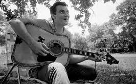 Johnny Horton, özellikle 1950’lerin sonlarında yaptığı kayıtlarla geniş kitlelere ulaşmış ve kısa sürede büyük bir popülerlik kazanmıştır. Onun müziği, yalnızca eğlence değil aynı zamanda Amerikan tarihine ve kültürel hafızasına ışık tutan bir anlatım biçimi olarak da değerlendirilir.