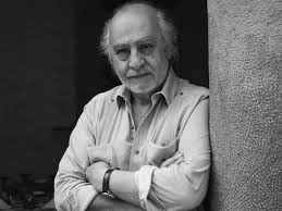 Miguel Littín, genç yaşlardan itibaren sanat ve toplumsal meselelerle ilgilenen bir çevrede yetişti. Şili’nin kırsal bölgelerinden biri olan Palmilla’da büyümesi, onun halk yaşamını ve sınıfsal farklılıkları erken yaşta gözlemlemesine olanak sağladı. Bu deneyim, ilerleyen yıllarda sinemasının temel temalarından biri hâline gelecekti.