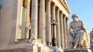 Thukidides Tuzağı yalnızca askeri çatışmaları değil; ekonomik, siyasi, teknolojik ve diplomatik gerilimleri de açıklamaya çalışan bir yaklaşım olarak değerlendirilir. Bu nedenle modern jeopolitik analizlerde oldukça önemli bir yere sahiptir.