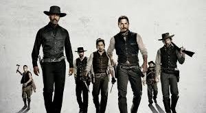 Aksiyon sahneleri, etkileyici oyunculuklar ve geniş ölçekli çatışma atmosferiyle dikkat çeken Muhteşem Yedili, klasik western sevenlerin yanı sıra modern aksiyon filmlerinden hoşlanan izleyicilere de hitap etmeyi başarmıştır.