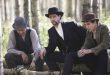 Klasik western filmleri genellikle kovalamacalar, çatışmalar ve kahramanlık hikâyeleriyle tanınırken, The Assassination of Jesse James by the Coward Robert Ford daha sakin, daha ağır ilerleyen ve karakterlerin psikolojik yönlerine yoğunlaşan bir yapı kurar. Bu yönüyle film, türün alışılmış kalıplarını kırmayı başarmıştır.