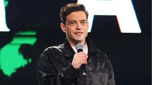 Rami Malek, çağdaş Hollywood sinemasının en dikkat çekici karakter oyuncularından biri olarak kabul edilir. Özellikle sıra dışı oyunculuk tarzı, yoğun duygusal performansları ve farklı kimliklere bürünmedeki başarısıyla tanınan Malek, hem televizyon hem de sinema dünyasında güçlü bir kariyer inşa etmiştir.