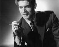 Hollywood’un klasik döneminde yükselen, özellikle 1950’ler ve 1960’larda uluslararası sinema dünyasında güçlü bir yer edinen Stephen Boyd, Kuzey İrlanda kökenli Amerikalı bir oyuncudur. Gerçek adı William Millar olan Boyd, dramatik rollerdeki karizmatik duruşu ve özellikle epik filmlerdeki performanslarıyla sinema tarihine adını yazdırmıştır.