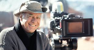Amerikan sinemasının en etkili yönetmenlerinden biri olan John Frankenheimer, özellikle politik gerilim, psikolojik dram ve aksiyon türlerindeki güçlü anlatımıyla 20. yüzyıl sinemasına damga vurmuştur. 19 Şubat 1930’da doğan ve 6 Haziran 2002’de hayatını kaybeden Frankenheimer, klasik Hollywood sinemasından modern politik gerilime geçişte kilit bir figür olarak kabul edilir.