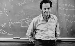 Kuantum elektrodinamiğinin geliştirilmesine yaptığı katkılar sayesinde 1965 yılında Nobel Fizik Ödülü'nü kazanan Feynman, aynı zamanda Manhattan Projesi'nde görev almış, Feynman Diyagramları olarak bilinen devrim niteliğindeki gösterim yöntemini geliştirmiş ve fizik eğitiminde kalıcı bir iz bırakmıştır.