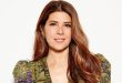 Hollywood'un en başarılı ve saygın oyuncularından biri olan Marisa Tomei, doğal oyunculuğu, güçlü karakter yorumları ve farklı türlerdeki performanslarıyla uzun yıllardır sinema dünyasının dikkat çeken isimleri arasında yer almaktadır. Komediden drama, romantik filmlerden süper kahraman yapımlarına kadar uzanan geniş kariyeri boyunca birçok unutulmaz karaktere hayat veren Tomei, özellikle My Cousin Vinny filmiyle kazandığı Akademi Ödülü sayesinde uluslararası ün kazanmıştır.