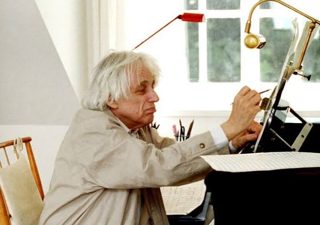 György Ligeti, geliştirdiği özgün kompozisyon teknikleri, alışılmışın dışındaki armonik yapıları ve ses dokuları sayesinde müzik tarihinde özel bir yere sahiptir. Macar asıllı besteci, özellikle mikropolifoni adı verilen kompozisyon tekniğiyle tanınır ve elektronik müzikten film müziklerine kadar uzanan geniş bir etki alanına sahiptir.