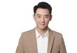 Ryan Zheng, genç yaşına rağmen oyunculuk alanındaki başarılı performanslarıyla dikkat çeken ve kariyerini istikrarlı bir şekilde geliştiren isimler arasında gösterilmektedir. Doğal oyunculuğu, disiplinli çalışma anlayışı ve farklı karakterlere uyum sağlayabilmesi sayesinde yapımcıların ve izleyicilerin ilgisini çeken Ryan Zheng, özellikle televizyon ve dijital platform projelerinde adından söz ettirmeye başlamıştır.