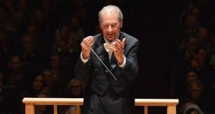 Klasik müzik dünyasında 20. ve 21. yüzyılın en saygın orkestra şeflerinden biri olarak kabul edilen Rafael Frühbeck de Burgos, üstün müzikal yeteneği, disiplinli çalışma anlayışı ve geniş repertuvarıyla uluslararası alanda büyük saygı kazanmıştır. İspanyol müziğinin dünyaya tanıtılmasında önemli rol oynayan sanatçı, aynı zamanda Alman ve Avusturya klasiklerinden Rus senfonilerine kadar uzanan geniş bir repertuvara hâkimiyetiyle tanınmıştır.
