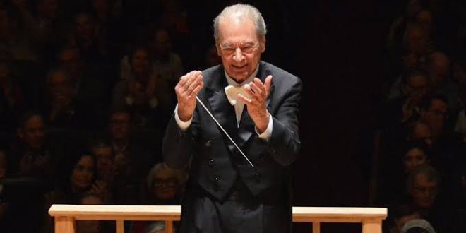 Klasik müzik dünyasında 20. ve 21. yüzyılın en saygın orkestra şeflerinden biri olarak kabul edilen Rafael Frühbeck de Burgos, üstün müzikal yeteneği, disiplinli çalışma anlayışı ve geniş repertuvarıyla uluslararası alanda büyük saygı kazanmıştır. İspanyol müziğinin dünyaya tanıtılmasında önemli rol oynayan sanatçı, aynı zamanda Alman ve Avusturya klasiklerinden Rus senfonilerine kadar uzanan geniş bir repertuvara hâkimiyetiyle tanınmıştır.