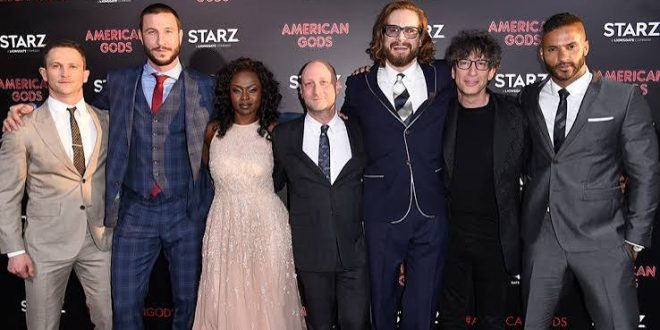 American Gods (Türkçe adıyla Amerikan Tanrıları), modern fantastik televizyon dizileri arasında kendine özgü anlatımı, etkileyici görsel dili ve derin sembolizmiyle öne çıkan yapımlardan biridir. İlk kez 30 Nisan 2017 tarihinde Starz kanalında yayınlanan dizi, dünyaca ünlü yazar Neil Gaiman'ın 2001 yılında yayımlanan aynı adlı romanından uyarlanmıştır.
