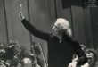Jansug Kakhidze, Gürcistan'ın yetiştirdiği en önemli orkestra şeflerinden, bestecilerinden ve müzik eğitimcilerinden biri olarak kabul edilmektedir. Klasik müzik alanında gösterdiği üstün başarılarla yalnızca Gürcistan'da değil, uluslararası müzik dünyasında da büyük saygınlık kazanan Kakhidze, özellikle Gürcü bestecilerin eserlerini dünya sahnelerine taşıması, senfonik müziğin gelişimine yaptığı katkılar ve uzun yıllar yönettiği orkestralarla tanınmaktadır.