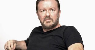 Ricky Gervais, çağdaş komedi dünyasının en etkili isimlerinden biri olarak kabul edilen İngiliz komedyen, oyuncu, senarist, yönetmen, yapımcı ve yazardır. Özellikle The Office, Extras, Derek ve After Life gibi televizyon dizileriyle uluslararası üne kavuşan Gervais, keskin mizah anlayışı, toplumsal eleştirileri ve cesur sahne performanslarıyla modern komediye yön veren sanatçılar arasında yer almaktadır.