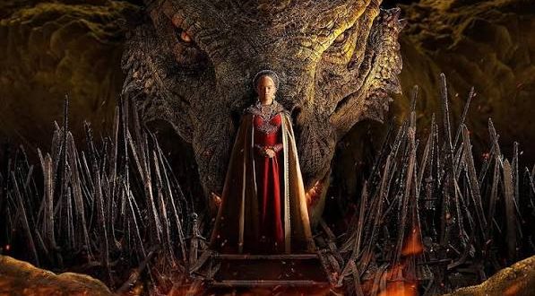 House of the Dragon, televizyon tarihinin en çok konuşulan yapımlarından biri olan Game of Thrones evrenini yeniden ekranlara taşıyan, 2022 yapımı Amerikan fantastik drama dizisidir. George R. R. Martin ve Ryan Condal tarafından HBO için geliştirilen yapım, Martin'in Ateş ve Kan (Fire & Blood) adlı romanını temel alıyor ve Targaryen Hanedanı'nın en çalkantılı dönemlerinden birini konu ediniyor.