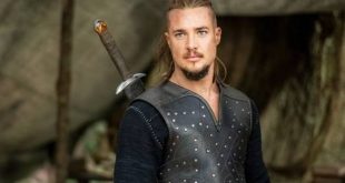 Tarihî drama denildiğinde son yıllarda akla gelen en başarılı yapımlardan biri hiç şüphesiz The Last Kingdom olmuştur. Bernard Cornwell'in çok satan The Saxon Stories (Sakson Hikâyeleri) roman serisinden uyarlanan dizi, yalnızca Viking-Sakson savaşlarını anlatan bir aksiyon yapımı olmanın ötesine geçerek; kimlik, sadakat, inanç ve iktidar gibi evrensel temaları işleyen güçlü bir karakter hikâyesi sunuyor.