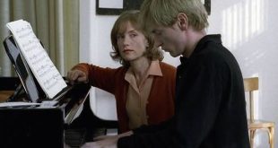2001 yapımı Piyanist (La Pianiste / The Piano Teacher), modern Avrupa sinemasının en çarpıcı psikolojik dramlarından biri olarak kabul edilir. Avusturyalı Nobel Edebiyat Ödülü sahibi Elfriede Jelinek'in Die Klavierspielerin adlı romanından uyarlanan film, usta yönetmen Michael Haneke tarafından beyaz perdeye taşınmıştır.