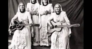 İşhneli Kardeşler (Gürcüce: Ishkhneli Brothers), Gürcistan'ın geleneksel çok sesli halk müziğini uluslararası alanda tanıtan en önemli vokal topluluklarından biri olarak kabul edilmektedir. Gürcü polifonik şarkı geleneğinin özgün yorumcuları arasında yer alan topluluk, güçlü vokal uyumu, otantik icra tarzı ve geleneksel repertuvarıyla hem Gürcistan'da hem de dünyanın birçok ülkesinde büyük takdir toplamıştır.