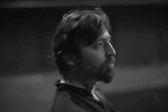 Bilim ile sanatı aynı potada eritmeyi başaran isimler her zaman dikkat çekmiştir. Ari Handel, hem nörobilim alanındaki akademik çalışmaları hem de Hollywood'daki senarist ve yapımcı kimliğiyle bu çok yönlü kişiliklerin en dikkat çekici örneklerinden biridir. Bilimsel araştırmalardan sinema dünyasına uzanan kariyeri boyunca özellikle yönetmen Darren Aronofsky ile gerçekleştirdiği yaratıcı iş birlikleri sayesinde uluslararası tanınırlık kazanan Handel, modern sinemanın düşünsel yönünü güçlendiren senaristler arasında gösterilmektedir