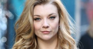 İngiliz oyuncu Natalie Dormer, televizyon ve sinema dünyasının en başarılı isimlerinden biri olarak kabul edilmektedir. Karizmatik ekran duruşu, etkileyici oyunculuğu ve tarihi karakterleri canlandırmadaki başarısıyla uluslararası üne kavuşan Dormer, özellikle The Tudors dizisindeki Anne Boleyn ve Game of Thrones dizisindeki Margaery Tyrell rolleriyle milyonlarca izleyicinin beğenisini kazanmıştır.