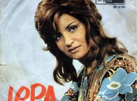 Balkan halk müziğinin en köklü ve en tanınmış isimlerinden biri olan Lepa Lukić, yarım asrı aşan sanat hayatı boyunca milyonlarca dinleyiciye ulaşmış, Sırp halk müziğinin gelişimine önemli katkılar sağlamış bir şarkıcıdır. Güçlü sesi, geleneksel ezgilere olan bağlılığı ve sahnedeki zarif duruşuyla yalnızca Sırbistan'da değil, eski Yugoslavya coğrafyasının tamamında geniş bir hayran kitlesi edinmiştir.