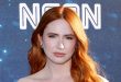 İskoç oyuncu, yönetmen, senarist ve eski model Karen Gillan, son yılların en başarılı Britanyalı oyuncularından biri olarak uluslararası sinema dünyasında önemli bir yer edinmiştir. Özellikle Doctor Who dizisinde canlandırdığı Amy Pond karakteriyle geniş kitleler tarafından tanınan Gillan, daha sonra Marvel Sinematik Evreni'nde hayat verdiği Nebula karakteriyle kariyerini küresel ölçekte farklı bir seviyeye taşımıştır.