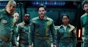 2018 yılında Netflix üzerinden sürpriz bir şekilde izleyiciyle buluşan Tanrı Parçacığı (The Cloverfield Paradox), Cloverfield serisinin üçüncü filmi olarak dikkat çekmiştir. Yönetmenliğini Julius Onah'ın üstlendiği yapımın senaryosu Oren Uziel tarafından kaleme alınmış, yapımcılığını ise J. J. Abrams ve Lindsey Weber üstlenmiştir.