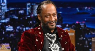 Amerikan stand-up komedi dünyasının en sıra dışı isimlerinden biri olan Katt Williams, keskin mizah anlayışı, enerjik sahne performansları ve kendine özgü anlatım tarzıyla uzun yıllardır eğlence sektörünün en tanınan sanatçıları arasında yer almaktadır.