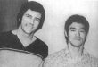 Aksiyon sinemasının ve dövüş sanatları dünyasının saygın isimlerinden biri olan Robert Wall, başarılı bir karate ustası, eğitmen ve oyuncu olarak özellikle Bruce Lee ile birlikte rol aldığı filmler sayesinde uluslararası üne kavuşmuştur. Sinemada çoğunlukla sert ve güçlü rakip karakterleri canlandıran Wall, gerçek dövüş sanatları geçmişini beyaz perdeye taşıyan isimlerden biri olarak kabul edilir.