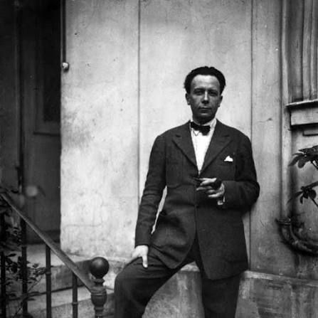 Robert Delaunay, en önemli isimlerden biri olarak kabul edilir. 20. yüzyıl avangart sanatının gelişiminde belirleyici bir rol oynayan Delaunay, eşi Sonia Delaunay ile birlikte geliştirdiği Orfizm (Orphism) akımının kurucularındandır. Kübizm'in geometrik yapısını canlı renklerle birleştiren sanatçı, resim sanatında ışık, hareket ve renk ilişkisini yeniden tanımlayarak modern sanatın yönünü değiştiren isimlerden biri olmuştur.