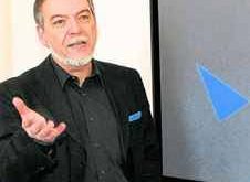 Hajo Düchting, ressam, sanat tarihçisi, akademisyen ve yazar kimliğiyle uluslararası sanat çevrelerinde tanınmaktadır. Özellikle modern sanat, renk kuramı, soyut resim ve ünlü ressamlar üzerine kaleme aldığı kitaplarla geniş bir okuyucu kitlesine ulaşan Düchting, sanatı yalnızca üreten değil aynı zamanda açıklayan ve öğretici bir bakış açısıyla aktaran önemli isimlerden biridir.