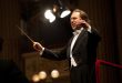 Klasik müzik dünyasının yaşayan en önemli orkestra şeflerinden biri olarak kabul edilen Riccardo Chailly, yarım asrı aşan kariyeri boyunca dünyanın en prestijli senfoni orkestraları ve opera kurumlarıyla çalışmış, yorumlarıyla uluslararası saygınlık kazanmış bir müzisyendir.
