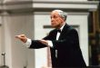 Pierre Boulez, çağdaş klasik müziğin yönünü değiştiren yenilikçi yaklaşımıyla müzik tarihine adını altın harflerle yazdırmıştır. Besteci, orkestra şefi, müzik kuramcısı ve eğitimci kimliklerini bir arada taşıyan Boulez, özellikle seri müzik (serializm), avangart kompozisyon teknikleri ve elektronik müzik alanındaki çalışmalarıyla dünya çapında büyük saygı kazanmıştır.