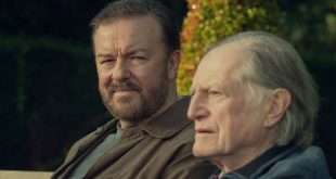 2019 yılında Netflix'te izleyiciyle buluşan After Life, ilk bakışta kara mizah türünde bir komedi dizisi gibi görünse de, aslında insan psikolojisini, yas sürecini, yalnızlığı ve yeniden hayata tutunma çabasını son derece gerçekçi biçimde ele alan etkileyici bir yapımdır. Ricky Gervais'in hem yaratıcısı, hem yönetmeni, hem senaristi hem de başrol oyuncusu olduğu dizi, yayınlandığı ilk günden itibaren eleştirmenlerden ve izleyicilerden büyük övgü aldı.
