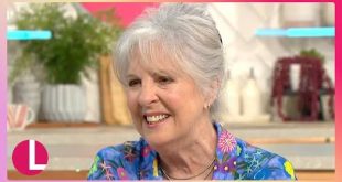 İngiliz tiyatro, televizyon ve sinema dünyasının en saygın isimlerinden biri olan Penelope Wilton, yarım asrı aşan kariyeri boyunca sergilediği başarılı performanslarla uluslararası alanda tanınan ödüllü bir oyuncudur. Shakespeare oyunlarından modern tiyatro eserlerine, televizyon dizilerinden Oscar ödüllü filmlere kadar uzanan geniş kariyeri boyunca çok sayıda unutulmaz karaktere hayat veren Wilton, özellikle Downton Abbey, Doctor Who, The Best Exotic Marigold Hotel, The Crown, After Life ve Shaun of the Dead gibi yapımlardaki rolleriyle milyonlarca izleyicinin beğenisini kazanmıştır.