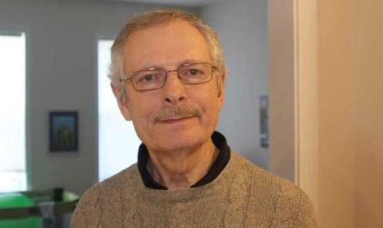 Çağdaş kısa öykü edebiyatının dikkat çeken isimlerinden biri olan Mark Budman, özellikle göç, kimlik, insan psikolojisi ve kültürler arası çatışmalar üzerine kaleme aldığı eserlerle tanınan bir yazar, editör ve çevirmen olarak öne çıkmaktadır.