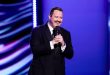 Amerikan stand-up komedi dünyasının son yıllarda en çok konuşulan isimlerinden biri olan Shane Gillis, keskin mizah anlayışı, doğaçlama yeteneği ve cesur sahne performanslarıyla geniş bir hayran kitlesine ulaşmayı başarmıştır. Podcast yayıncılığı, dijital içerik üretimi, televizyon projeleri ve Netflix özel gösterileriyle kariyerini sürekli geliştiren Gillis, modern komedi dünyasının en etkili figürlerinden biri olarak kabul edilmektedir.