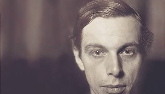 Ernst Ludwig Kirchner, Alman Dışavurumculuk (Ekspresyonizm) akımının kurucu sanatçıları arasında yer alır. Renkleri cesurca kullanması, güçlü çizgileri, şehir yaşamını psikolojik derinlikle yansıtması ve insan ruhunu tuvale taşıyan özgün yaklaşımı sayesinde sanat tarihinde unutulmaz bir yer edinmiştir.