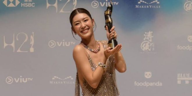Hong Kong Film Ödülleri, Asya sinemasının en prestijli organizasyonlarından biri olarak kabul edilen ve Hong Kong film endüstrisinin en başarılı yapımlarını, oyuncularını ve sinema profesyonellerini onurlandıran yıllık bir ödül törenidir.
