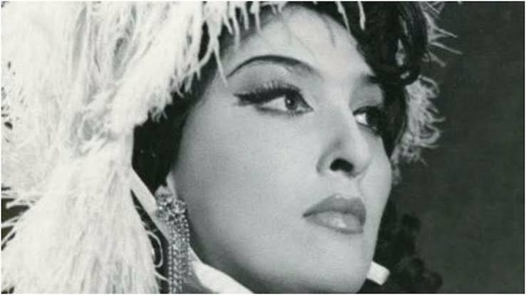 Tsisana Tatishvili, Gürcistan'ın yetiştirdiği en önemli opera sanatçılarından biri olarak kabul edilen, güçlü dramatik soprano sesi ve etkileyici sahne performansıyla uluslararası ün kazanmış bir opera şarkıcısıdır. 20. yüzyılın ikinci yarısında Avrupa'nın ve eski Sovyet coğrafyasının önde gelen opera sahnelerinde sergilediği başarılı yorumlarla adını duyuran Tatishvili, özellikle Giuseppe Verdi, Giacomo Puccini, Richard Strauss ve Richard Wagner operalarındaki performanslarıyla büyük takdir toplamıştır.
