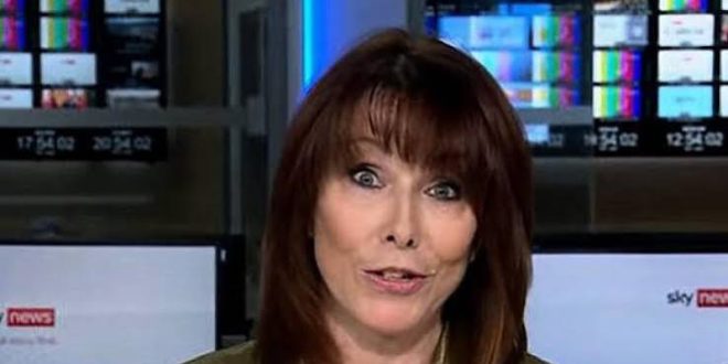 İngiliz televizyon haberciliğinin en tanınmış ve en uzun soluklu isimlerinden biri olan Kay Burley, kırk yılı aşkın gazetecilik kariyeri boyunca sayısız tarihi olayı ekranlara taşıyan deneyimli bir haber sunucusu, muhabir ve televizyon programcısıdır. Özellikle Sky News kanalının kuruluşundan itibaren görev alan Burley, kanalın simge isimlerinden biri hâline gelmiş, canlı yayın performansı, cesur röportajları ve gündemi belirleyen haberleriyle Birleşik Krallık'ın en etkili gazetecileri arasında gösterilmiştir.