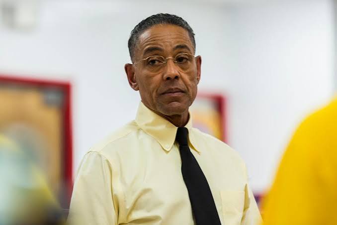 Televizyon ve sinema dünyasında karizmatik duruşu, etkileyici sesi ve kusursuz oyunculuğuyla öne çıkan isimlerden biri olan Giancarlo Esposito, onlarca yılı kapsayan kariyeri boyunca birbirinden farklı karakterlere hayat vermiş başarılı bir oyuncudur.
