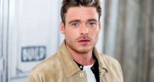 Richard Madden, İskoçya doğumlu başarılı sinema, televizyon ve tiyatro oyuncusudur. Dünya çapında tanınmasını sağlayan rolü, HBO'nun fenomen dizisi Game of Thrones'ta hayat verdiği Robb Stark karakteridir. Ancak Madden'ın kariyeri yalnızca bu rolle sınırlı değildir. Shakespeare oyunlarından Hollywood yapımlarına, romantik filmlerden aksiyon projelerine kadar uzanan geniş oyunculuk yelpazesiyle günümüzün en saygın İngiliz oyuncuları arasında gösterilmektedir.