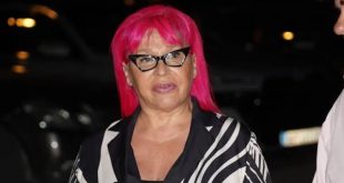Balkan müziğinin son otuz yılına damga vuran isimlerden biri olan Jelena Karleuša, güçlü sesi, sıra dışı sahne performansları, cesur moda anlayışı ve yaptığı açıklamalarla yalnızca Sırbistan'da değil, tüm Balkan coğrafyasında büyük bir üne sahiptir.