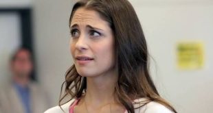 Amerikan müzikal tiyatrosunun başarılı isimlerinden biri olan Elena Shaddow, güçlü soprano sesi, etkileyici sahne performansı ve Broadway'deki başarılı kariyeriyle tanınan bir oyuncu ve şarkıcıdır. Yıllardır müzikal tiyatro dünyasında önemli yapımlarda sahne alan Shaddow, klasik Broadway müzikallerinden çağdaş yapımlara kadar geniş bir repertuvarda sergilediği performanslarla hem eleştirmenlerin hem de izleyicilerin beğenisini kazanmıştır.