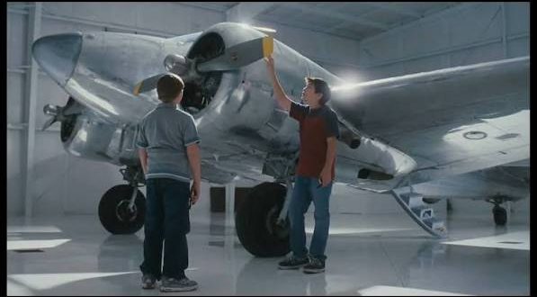 The Flyboys, uluslararası gösterimlerde Sky Kids adıyla da bilinen, 2008 yapımı Amerikan yapımı bir macera filmidir. Yönetmenliğini Rocco DeVilliers'ın üstlendiği film; havacılık tutkusu, dostluk, cesaret ve büyüme temalarını bir araya getirerek özellikle ailece izlenebilecek yapımlar arasında öne çıkmaktadır.