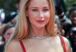 Hollywood'un son yıllarda yetiştirdiği en başarılı ve en etkili oyuncular arasında gösterilen Jennifer Lawrence, güçlü oyunculuk performansı, doğal tavırları ve farklı türlerdeki karakterlere hayat verebilme yeteneğiyle dünya sinemasının en önemli yıldızlarından biri hâline gelmiştir. Henüz genç yaşta kazandığı Akademi Ödülü, gişe rekorları kıran film serilerindeki başrolleri ve bağımsız yapımlardaki etkileyici performansları sayesinde kariyerini istikrarlı biçimde zirvede tutmayı başaran Lawrence, aynı zamanda yapımcı kimliğiyle de sinema sektöründe söz sahibi isimlerden biridir.