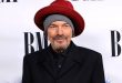 Billy Bob Thornton, oyuncu, senarist, yönetmen, yapımcı ve müzisyen kimlikleriyle Amerikan sinema tarihine damga vurmuş isimlerden biridir. Kendine has oyunculuk tarzı, güçlü karakter yorumları ve sıra dışı hikâye anlatımıyla tanınan Thornton, özellikle Sling Blade filmiyle kazandığı Oscar ödülü sayesinde uluslararası bir üne kavuşmuştur.